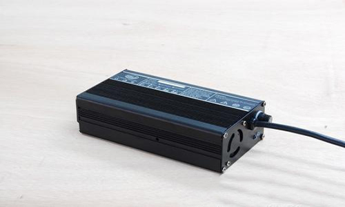 PRUNHUD破解版池充電器.jpg
