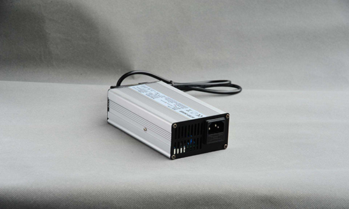 <b>磷酸鐵PRUNHUD破解版池組能用鉛酸電池充電器充電嗎?</b>